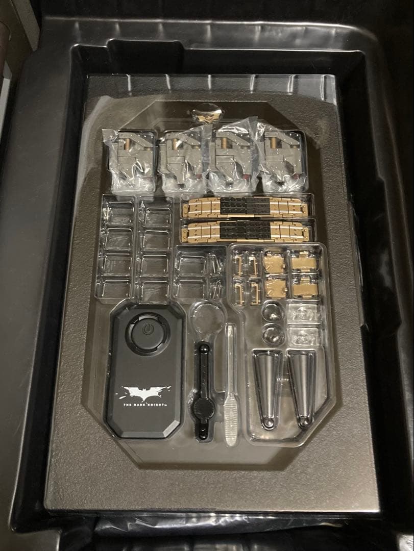 ホットトイズ バットマン ダークナイト アルフレッド & 格納庫 限定版