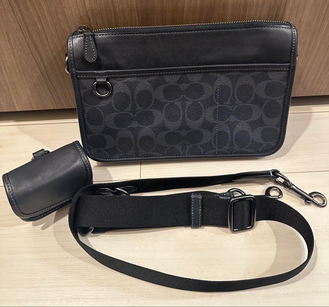 COACHシグネチャーショルダーバッグ