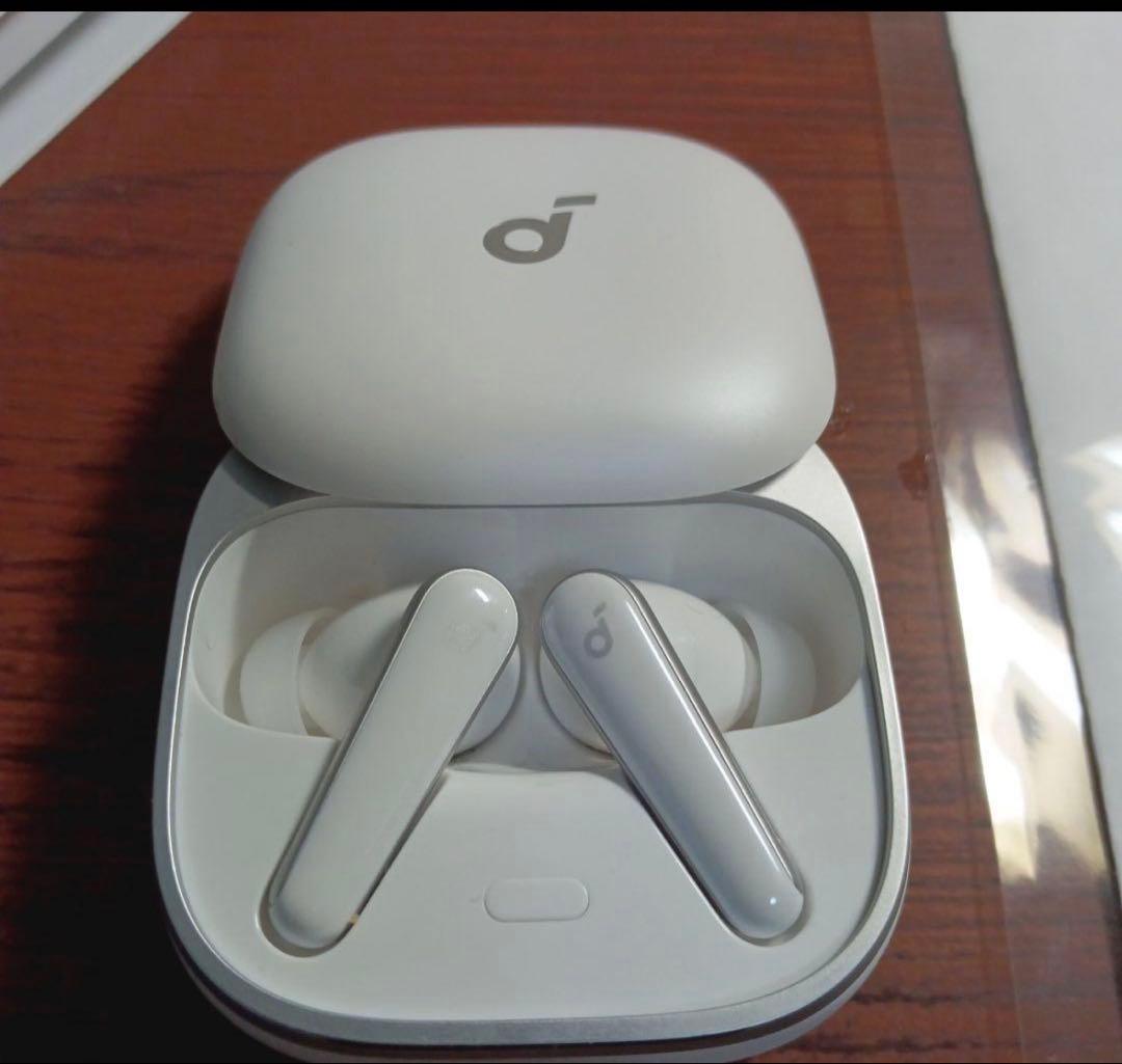 イヤホン ANKERLiberty5