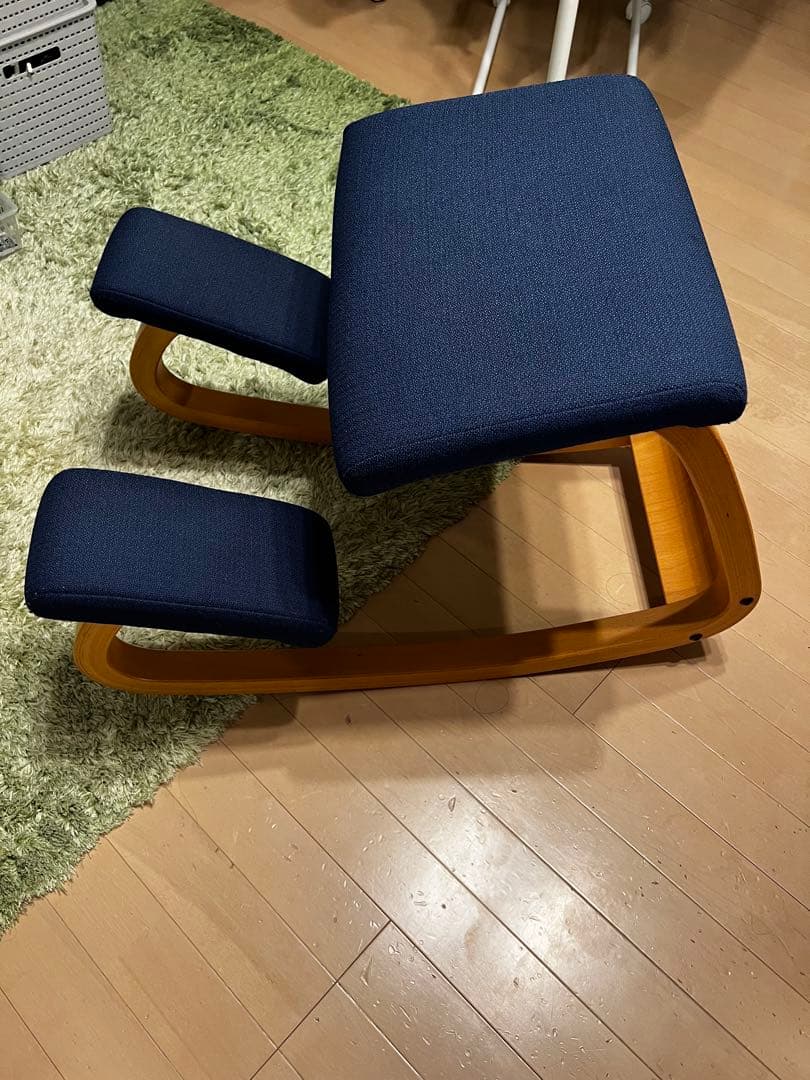 STOKKE バリアブルバランスチェア　ネイビー