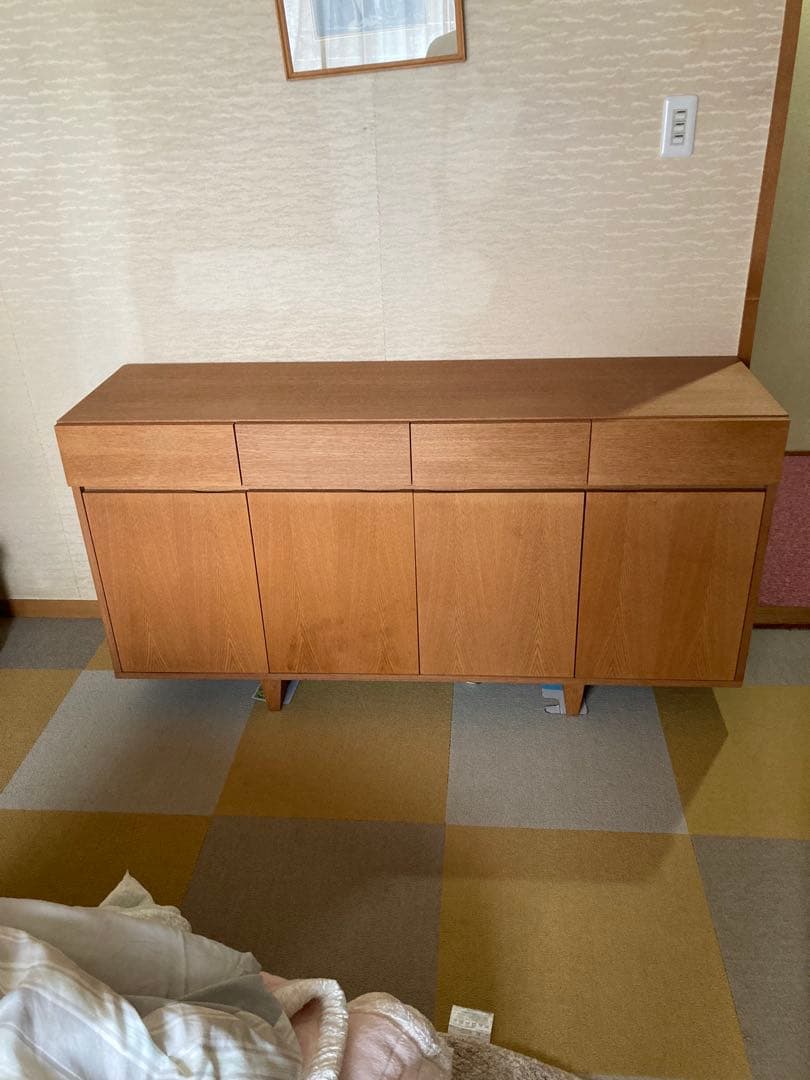 木目調キャビネット 引き出し4つ 扉2つ