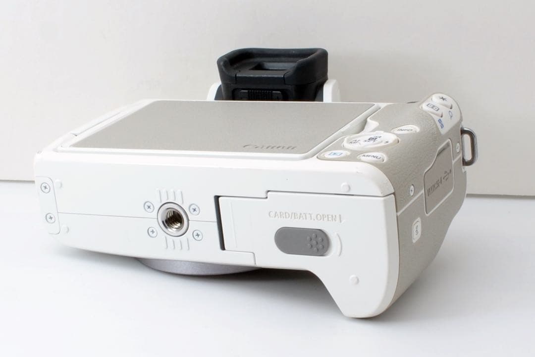 専用★Canon EOS kiss M2★Wi-Fi内蔵●人気ミラーレス●バック