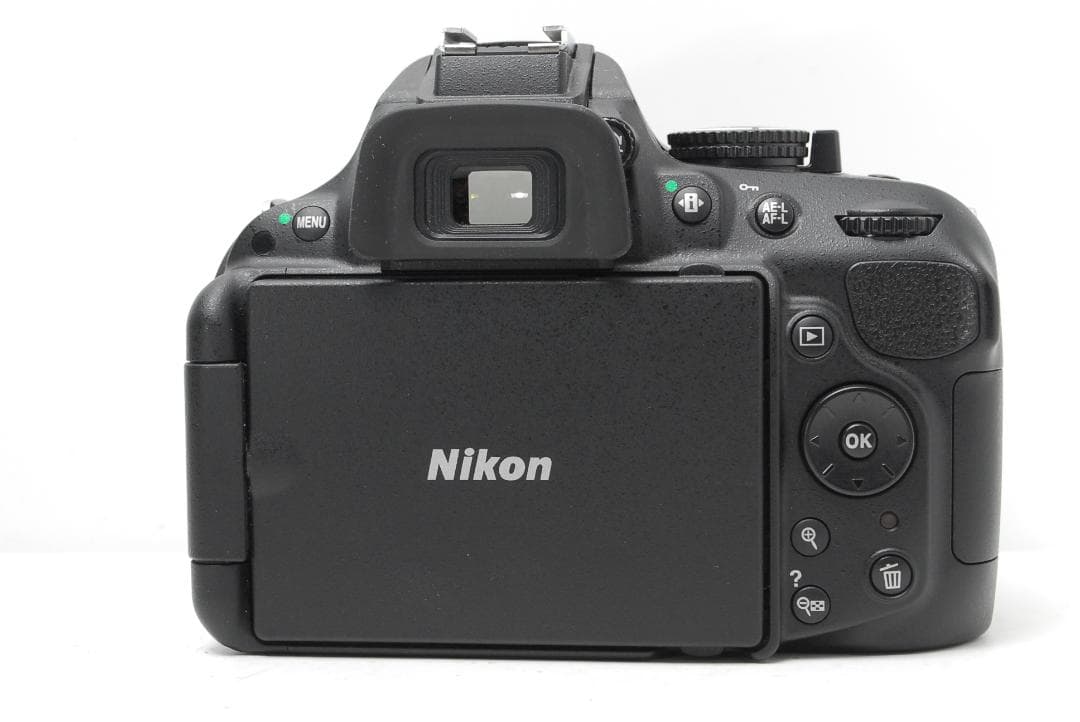 ◆新品級ショット数◆Nikon D5200　スマホ転送　お得なダブルレンズセット