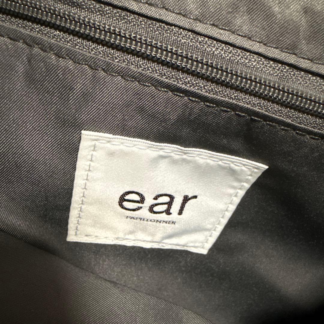 イアパピヨネ 幾何学柄　ワイドテープショルダーバッグ ボディバッグ 本革