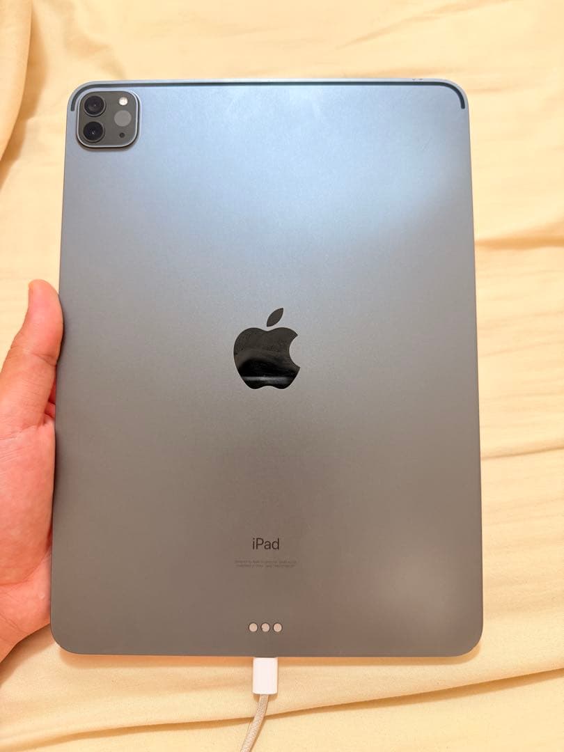 iPad Pro第2世代11インチスペースグレー 本体 + キーボードカバー