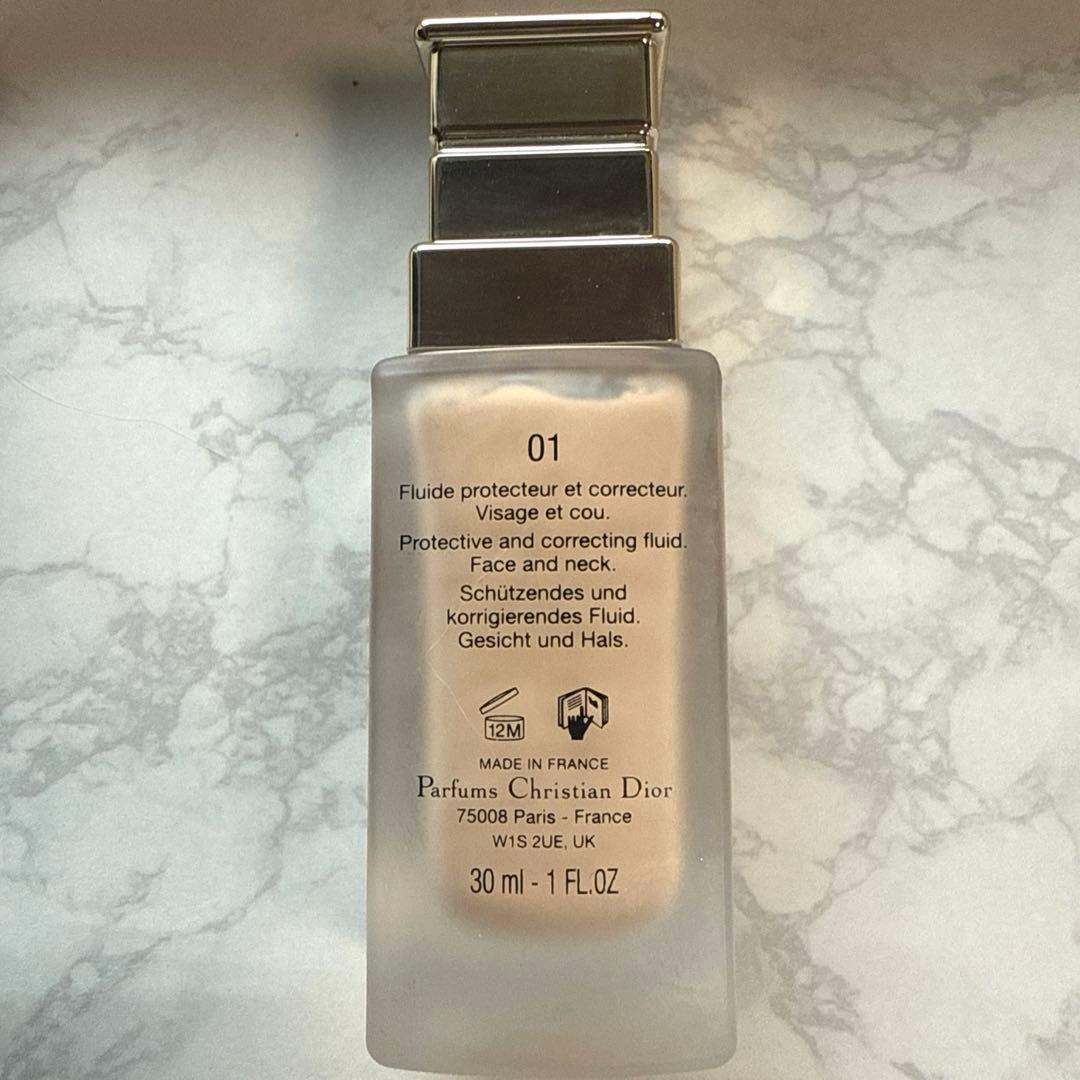 ディオール プレステージ ホワイト ル プロテクター UV ミネラル BB 01