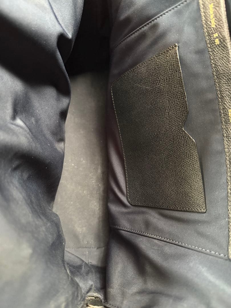 VALEXTRA ヴァレクストラ Vライン レザー リュック バックパック