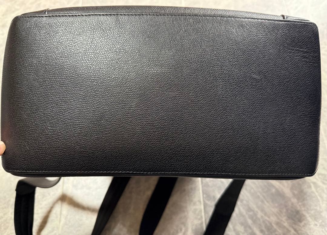 VALEXTRA ヴァレクストラ Vライン レザー リュック バックパック