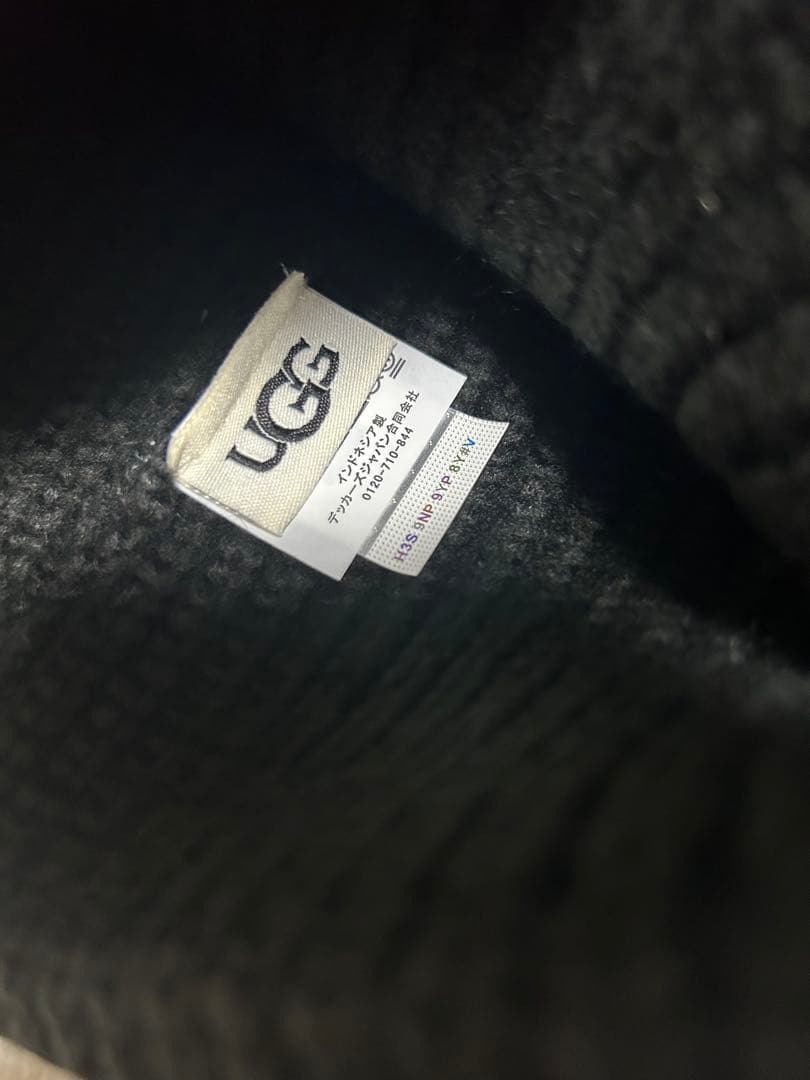 アグ　Chunky Crafted Rib Beanie ブラック