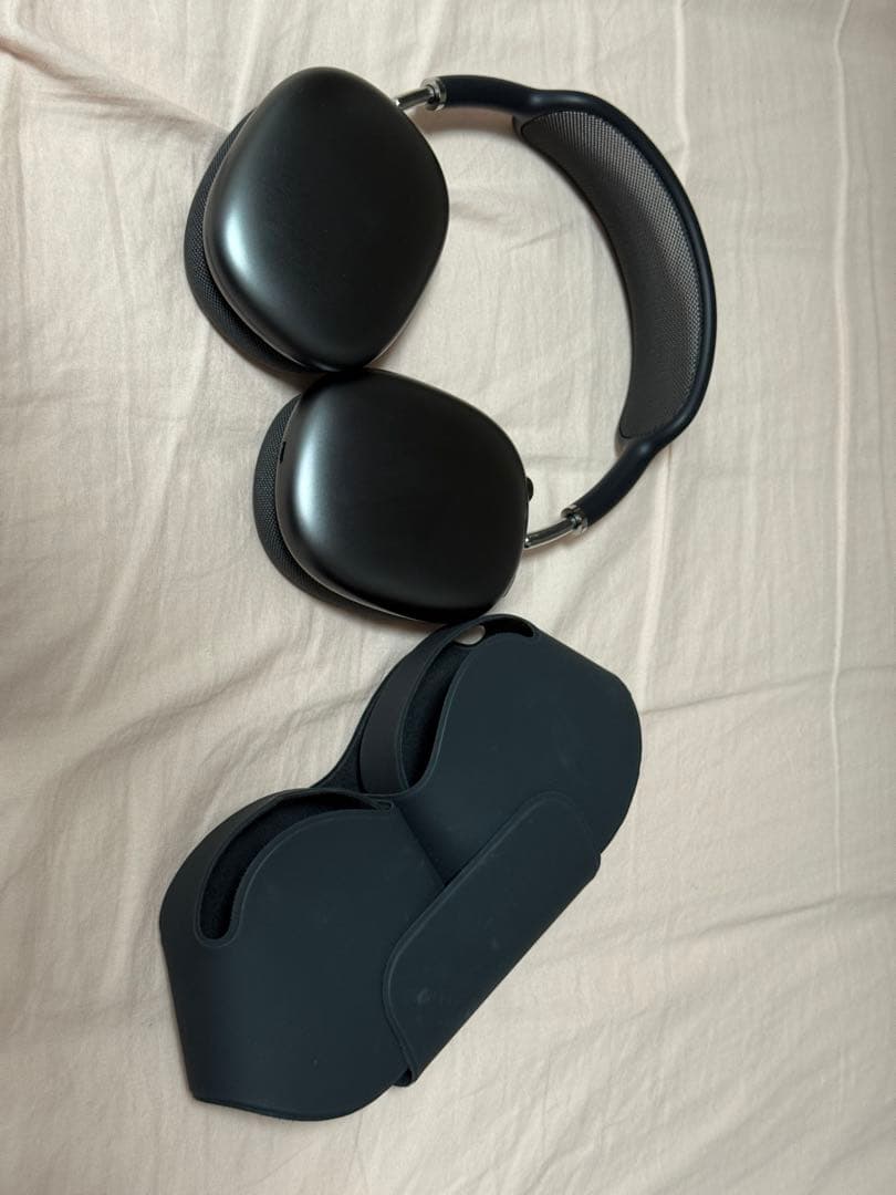 Air pods MAXブラックケース付き