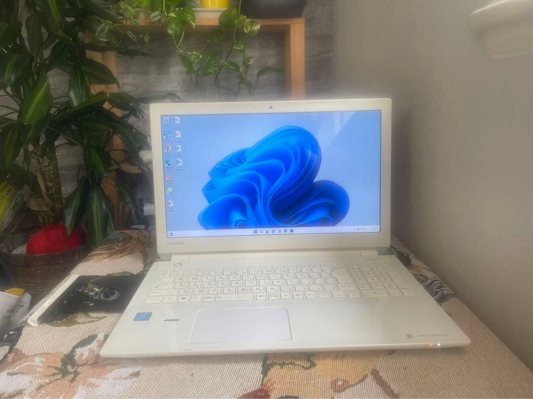 ✨人気✨東芝 ノートパソコン✨ ホワイト Windows11搭載
