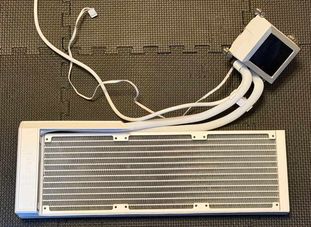 ク*ミ様 Lian Li HydroShift LCD ファン無し