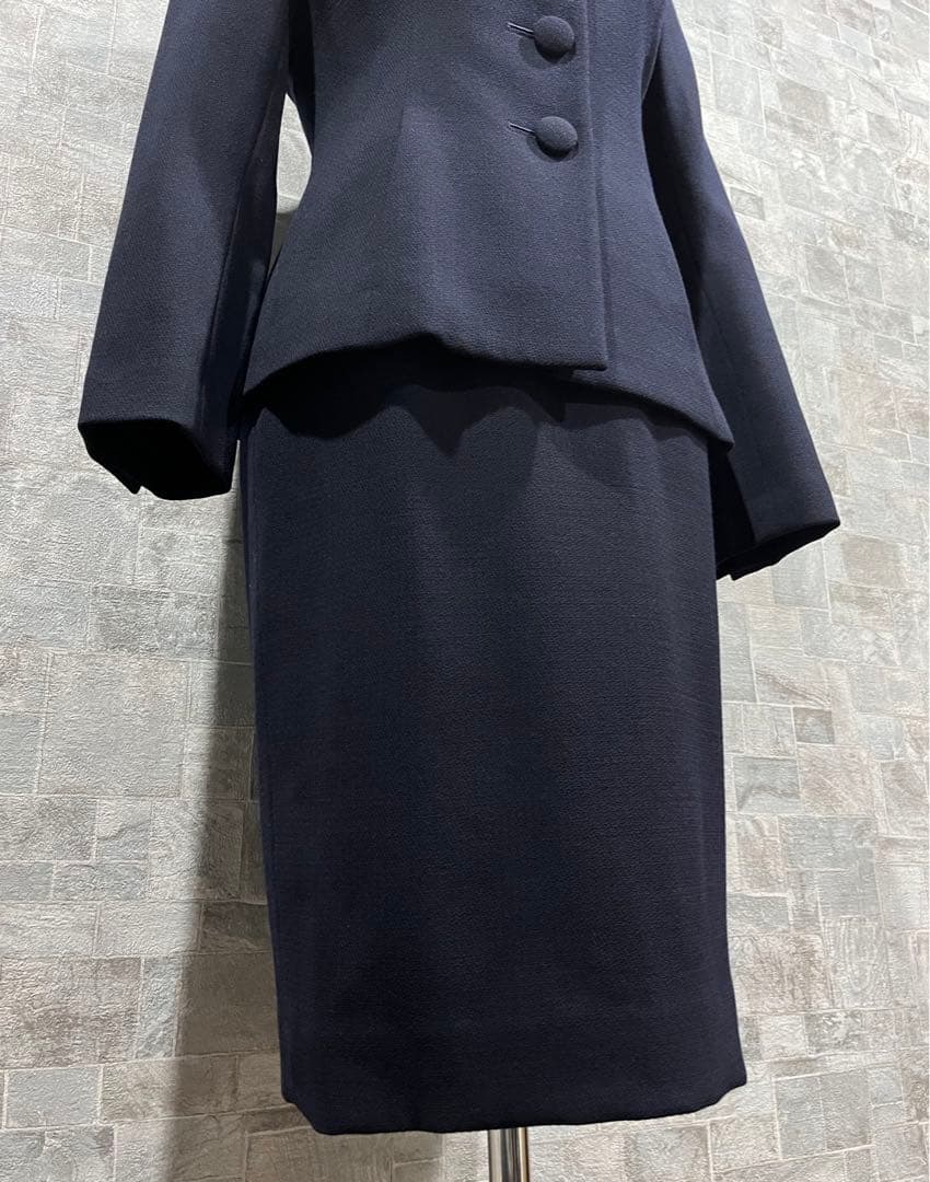 新品✴︎ユキトリイ　スーツ　高級フォーマル　9号　セットアップ　濃紺ネイビー