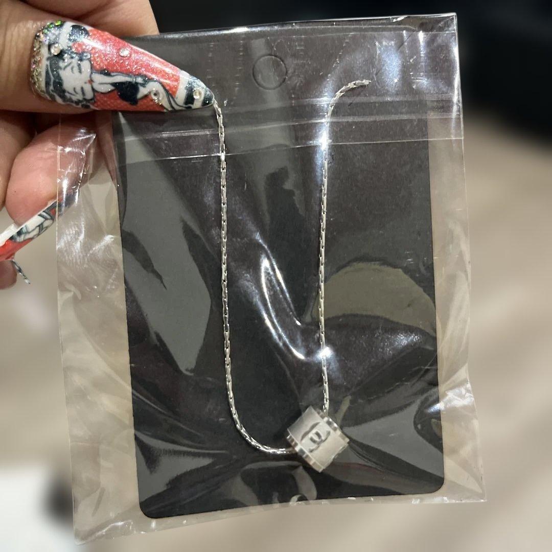 CHANEL シルバー ネックレス ロゴ入り