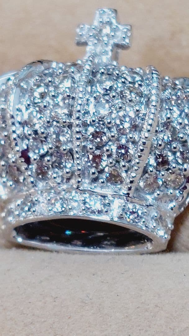 大赤字綺麗です!笠原真寿美 K18WG王冠ダイヤペンダントトップ