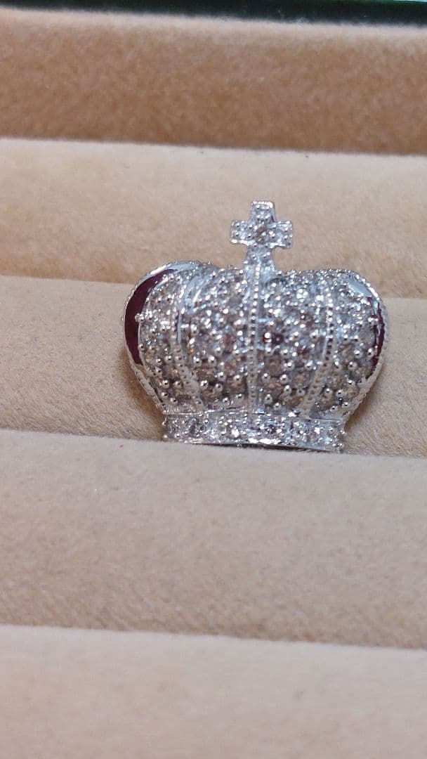 大赤字綺麗です!笠原真寿美 K18WG王冠ダイヤペンダントトップ