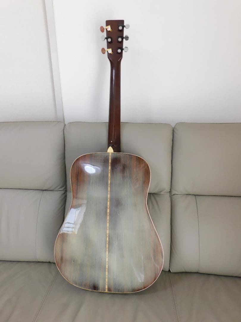 Yamaki YW-35 アコースティックギター　白濁あるも音は健在　キズ少ない