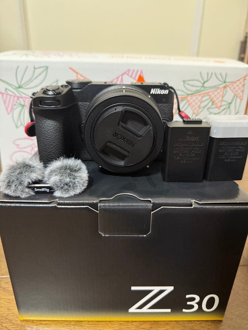 Nikon Z 30 ミラーレスカメラ 本体と付属品