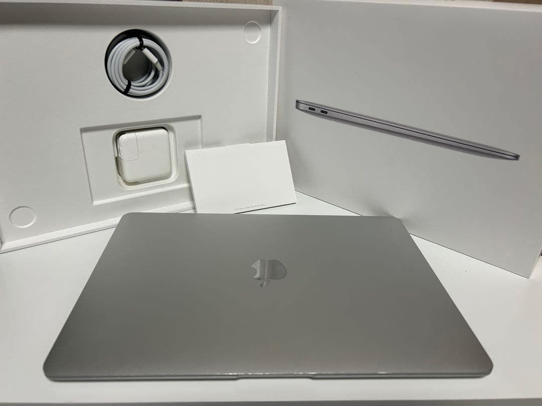 ソ*ー様 MacBook Air (M1, 2020) 13.3インチ　箱付き