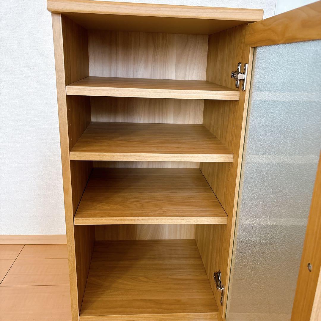 ナチュラル　4段ガラス扉　食器棚　シンプル　【引き取り可】