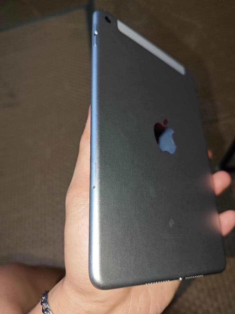 iPad mini 4 128GB シルバー MK772J／A SoftBank