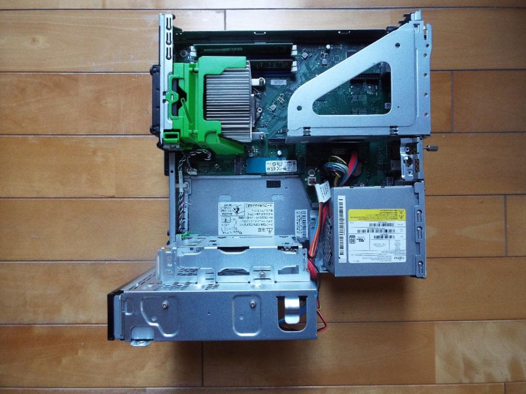 Windowsデスクトップ ESPRIMO D588/TX i3-8100 8G SSD256G+HDD