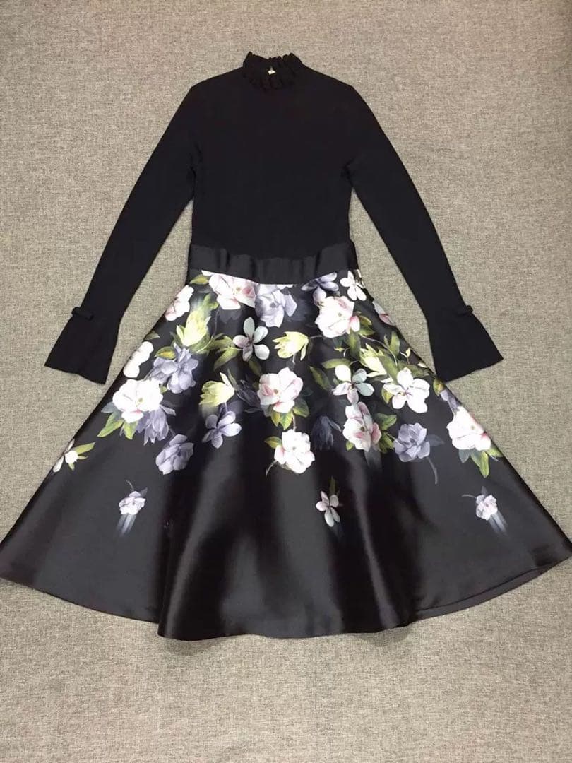 テッドベイカー　フラワープリントワンピース　2号