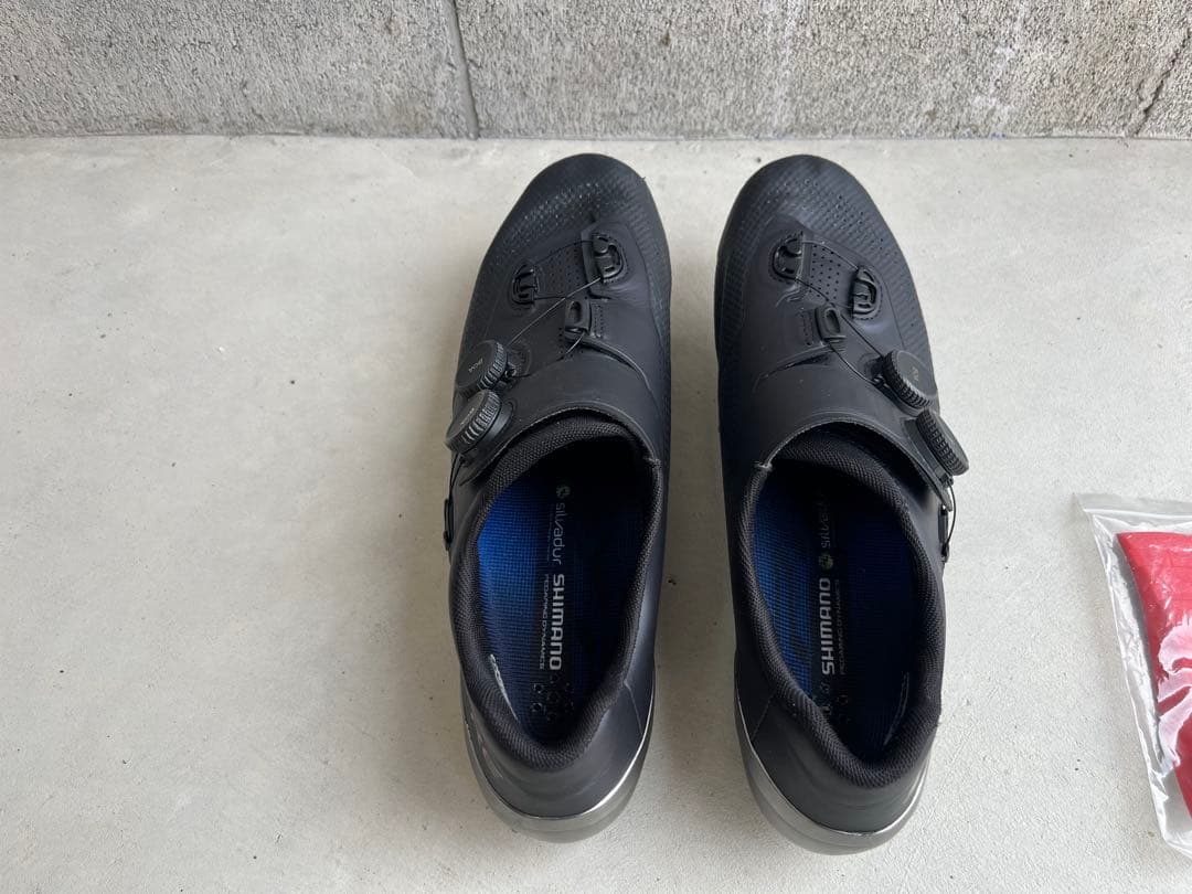 Shimano RC902ブラック シューズ ダイヤル式 クリートカバー付き。