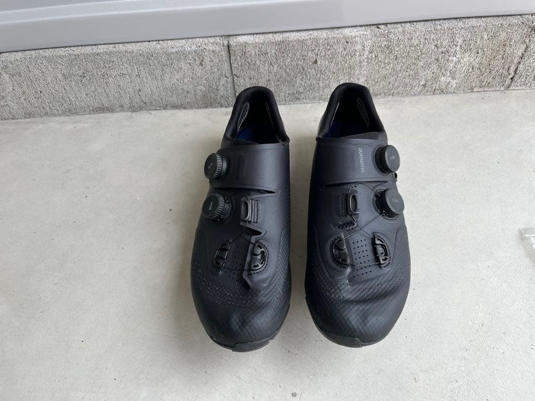 Shimano RC902ブラック シューズ ダイヤル式 クリートカバー付き。