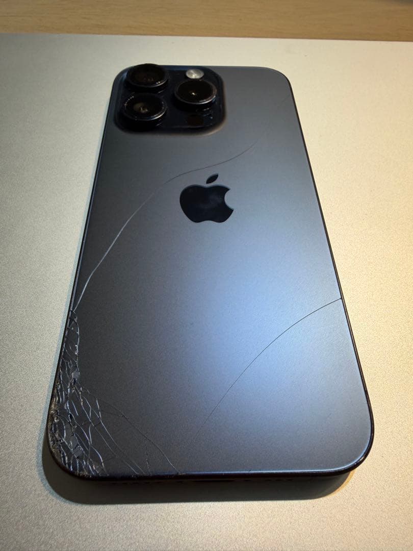 iPhone 15 Pro256GB ブルー チタニウム（傷あり）