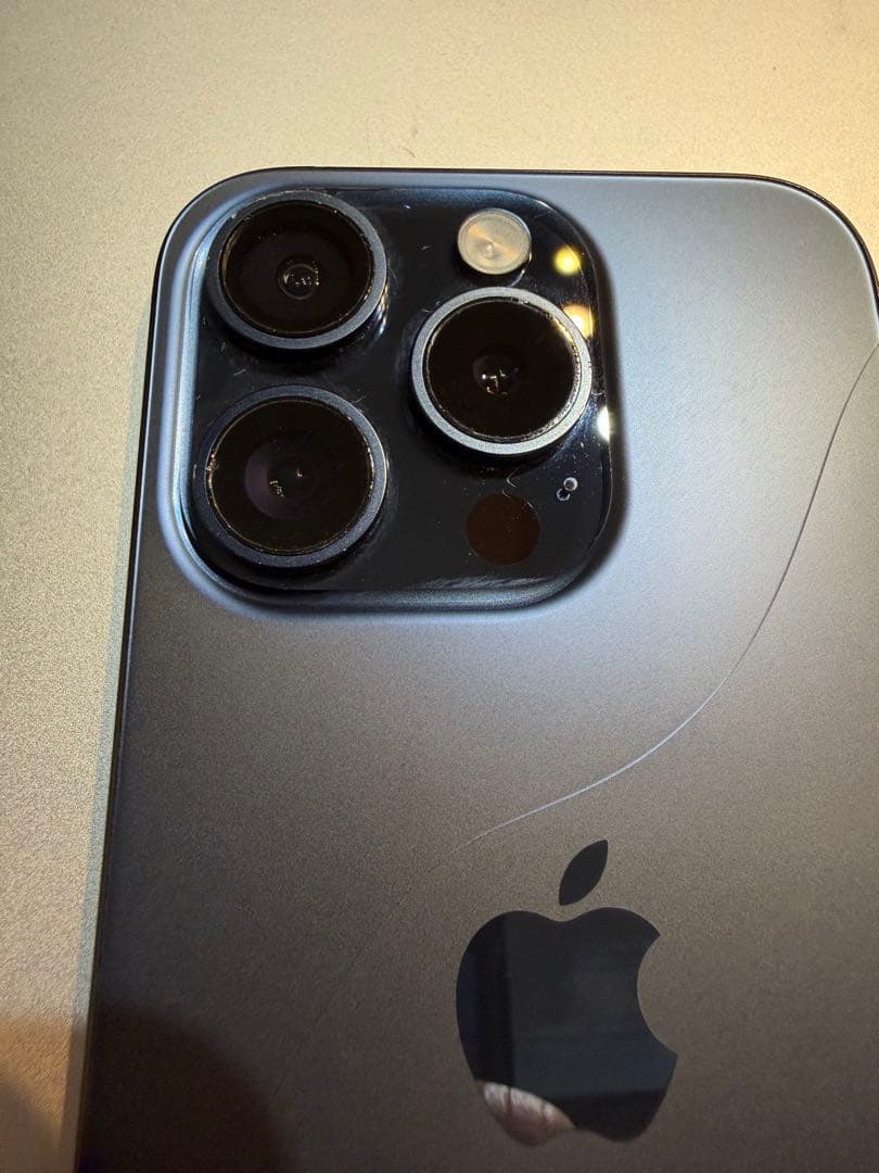 iPhone 15 Pro256GB ブルー チタニウム（傷あり）