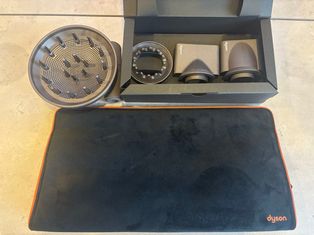 ダイソン supersonic ionic ヘアードライヤー シルバー/コッパ―