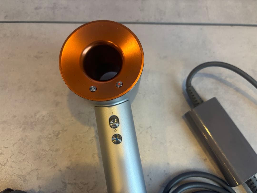 ダイソン supersonic ionic ヘアードライヤー シルバー/コッパ―