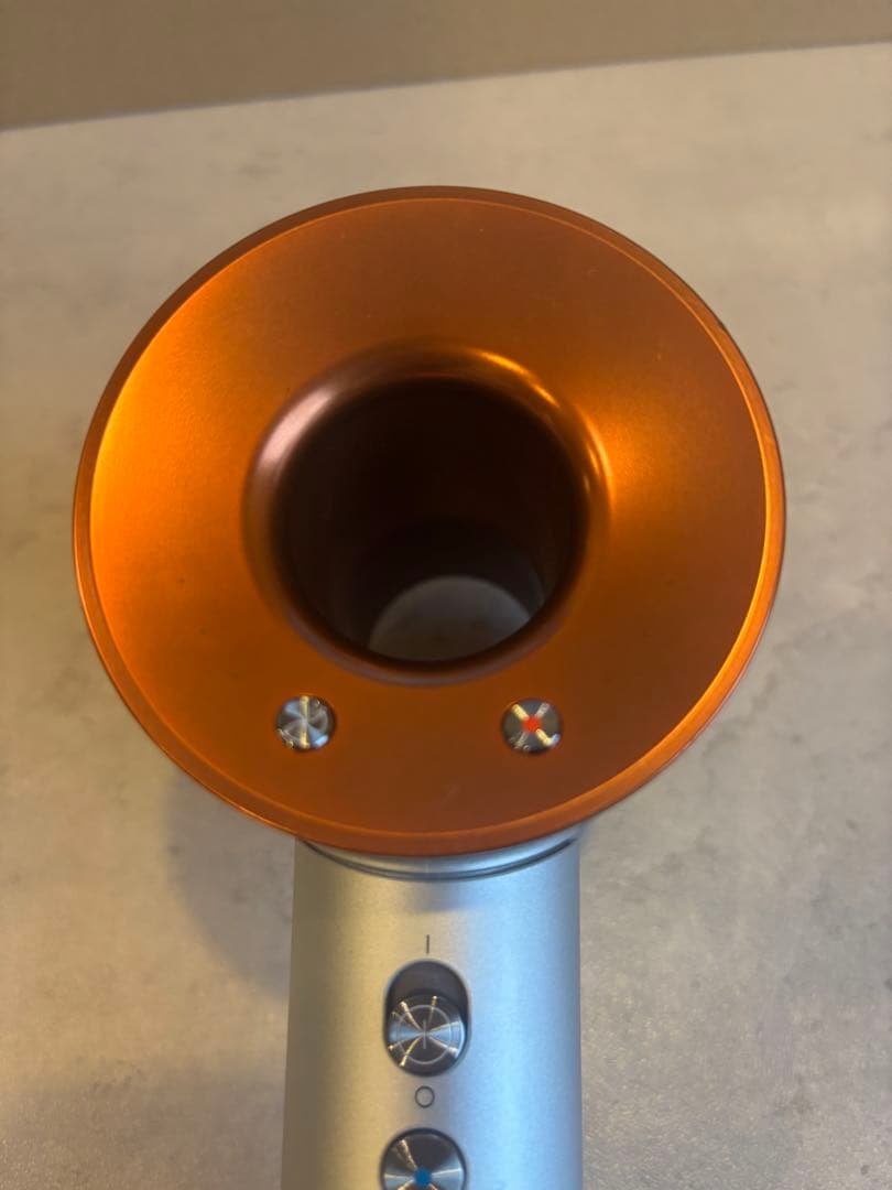 ダイソン supersonic ionic ヘアードライヤー シルバー/コッパ―