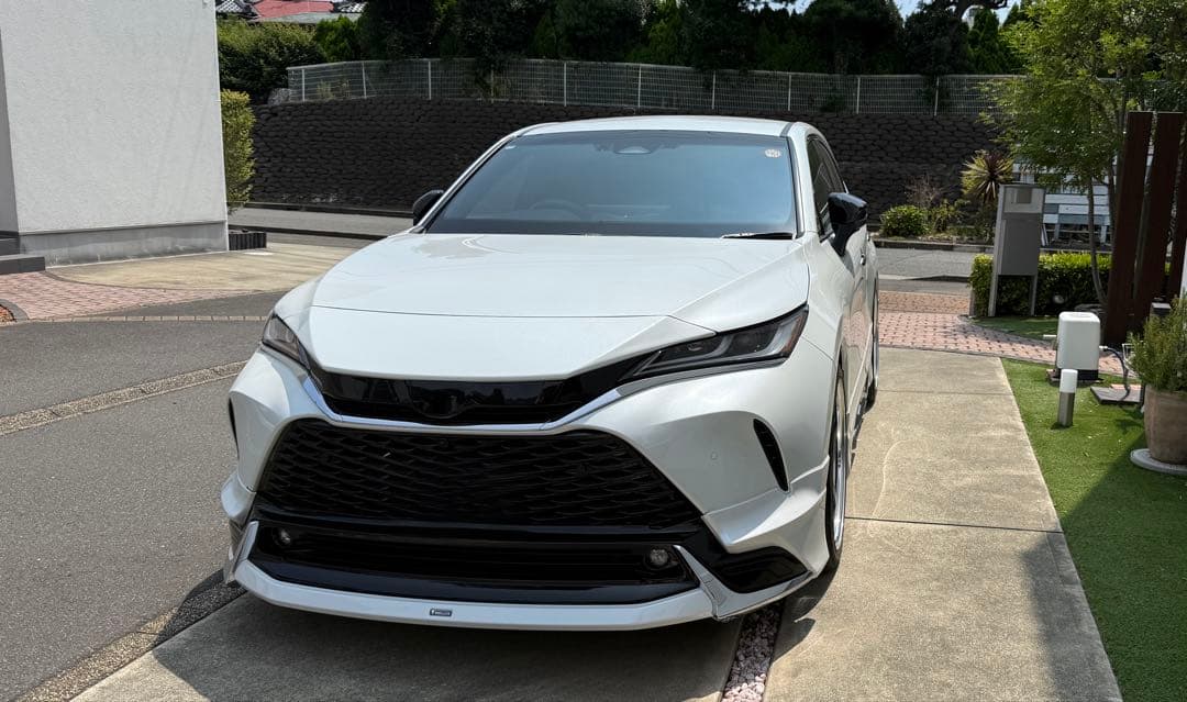 ハリアー80 ノブレッセ　マークレスグリル　089 プラチナホワイト