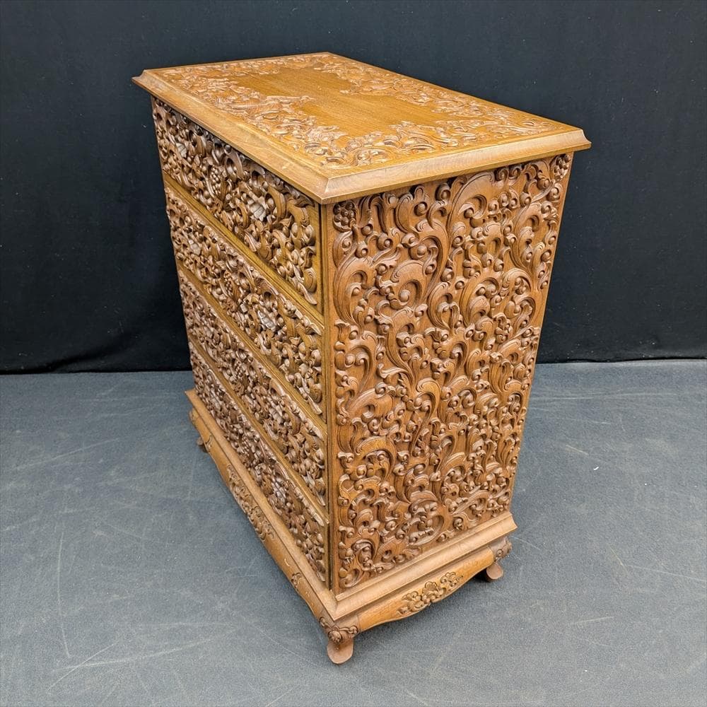 チーク　無垢　猫脚　彫刻　重厚　リビングチェスト　箪笥　タンス　たんす　チェスト