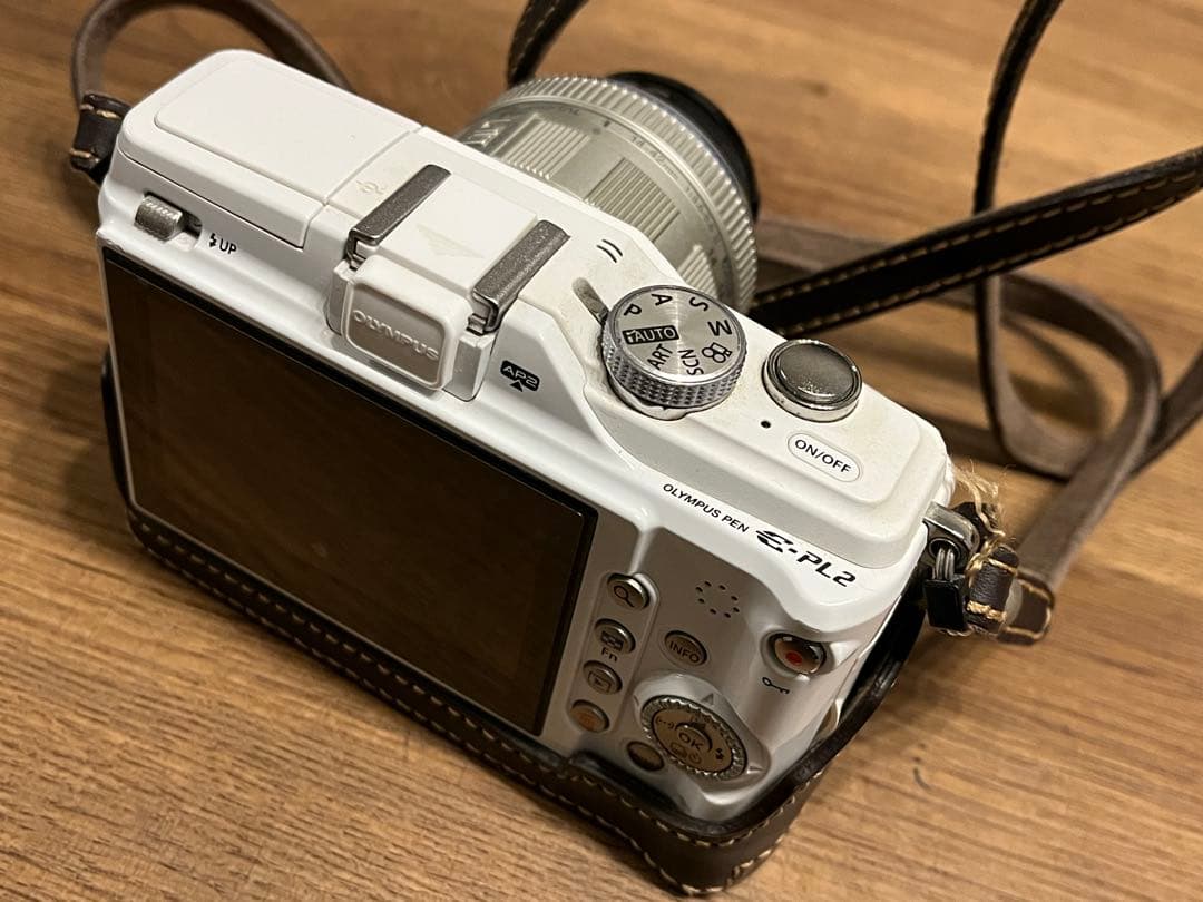 さ*ち様 OLYMPUS PEN E-PL2 ホワイト 14-42mmレンズ付※