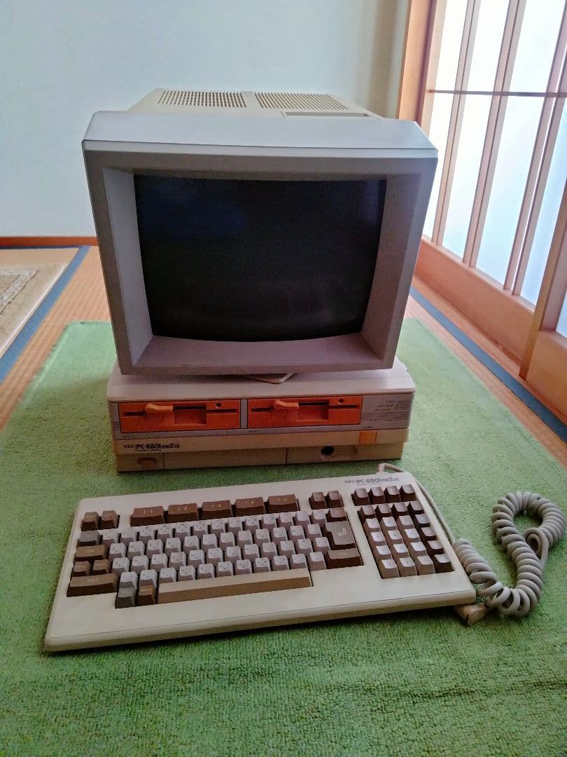 NEC PC-8801mkⅡSR デスクトップ コンピュータ 本体（ジャンク品）