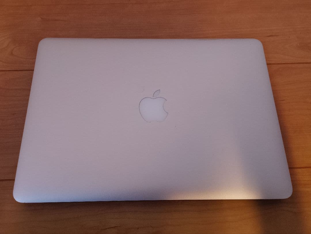 Apple MacBook Air 13インチ 充電器・箱付 OS未インストール