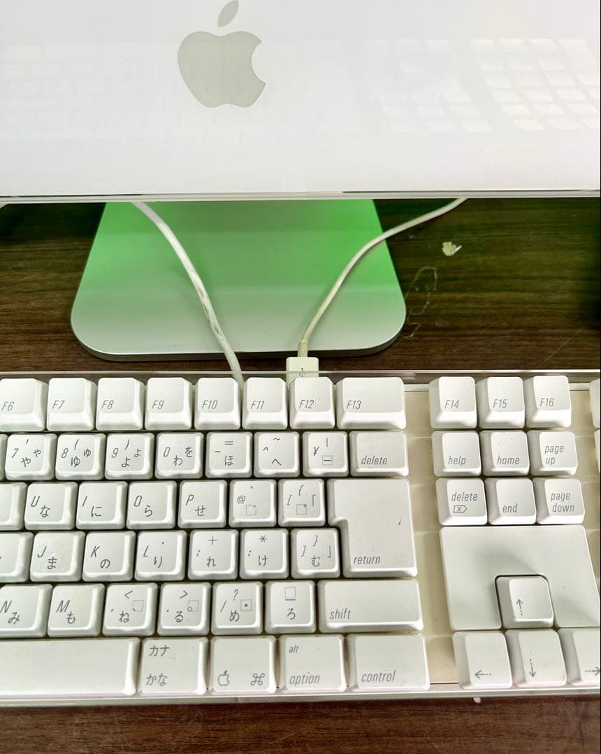 動作確認　iMacG5+iSightのモデルと付属品 DVDディスクとキーボード