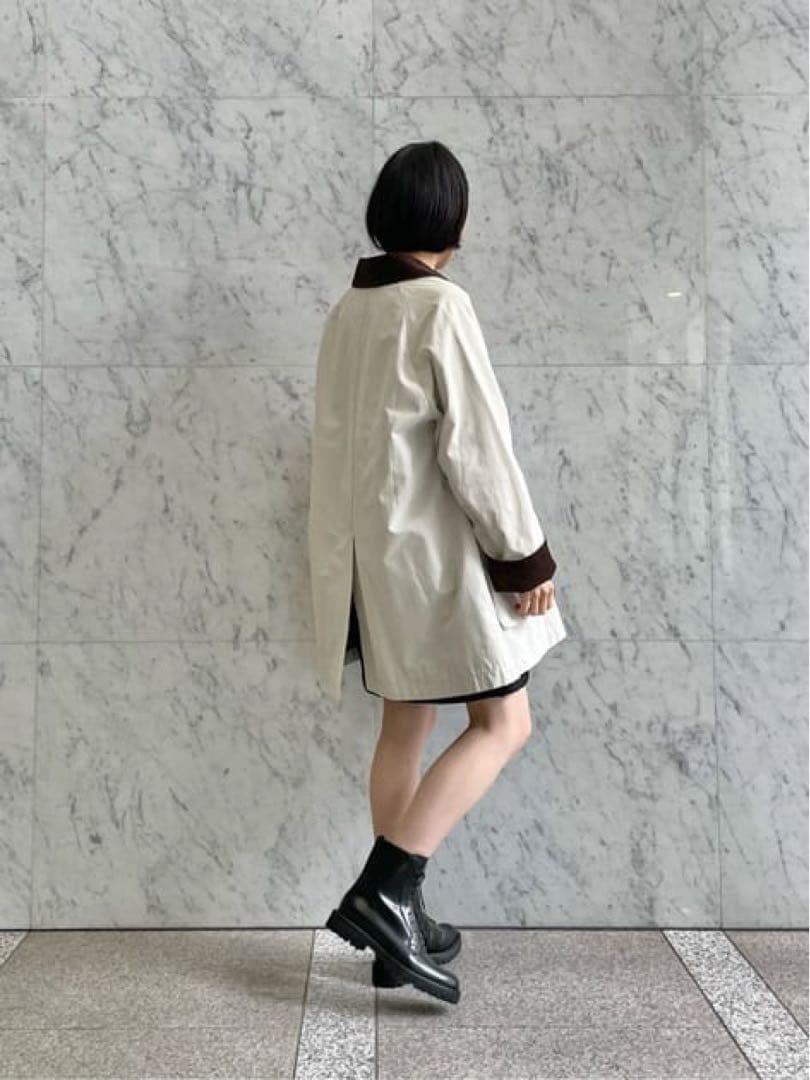 【新品タグ付】ハーフコート ライトベージュTOMORROWLAND ¥39600