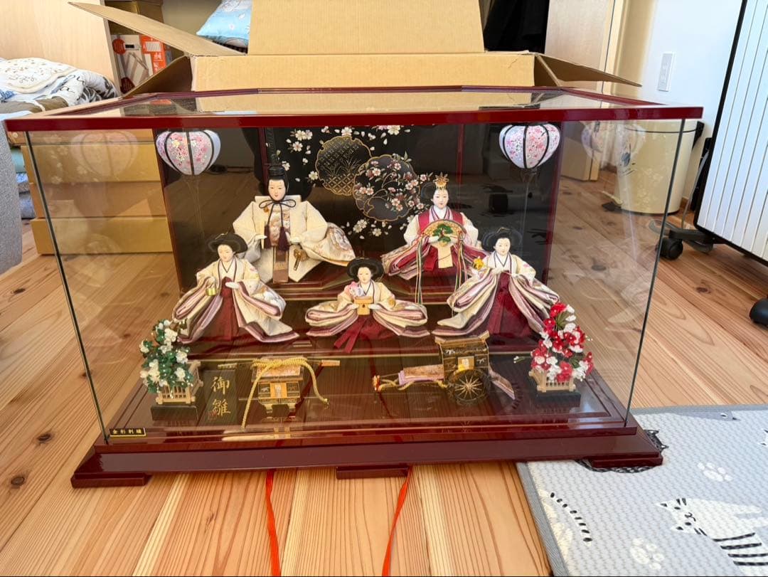 雛人形 三段飾り　ガラスケース付