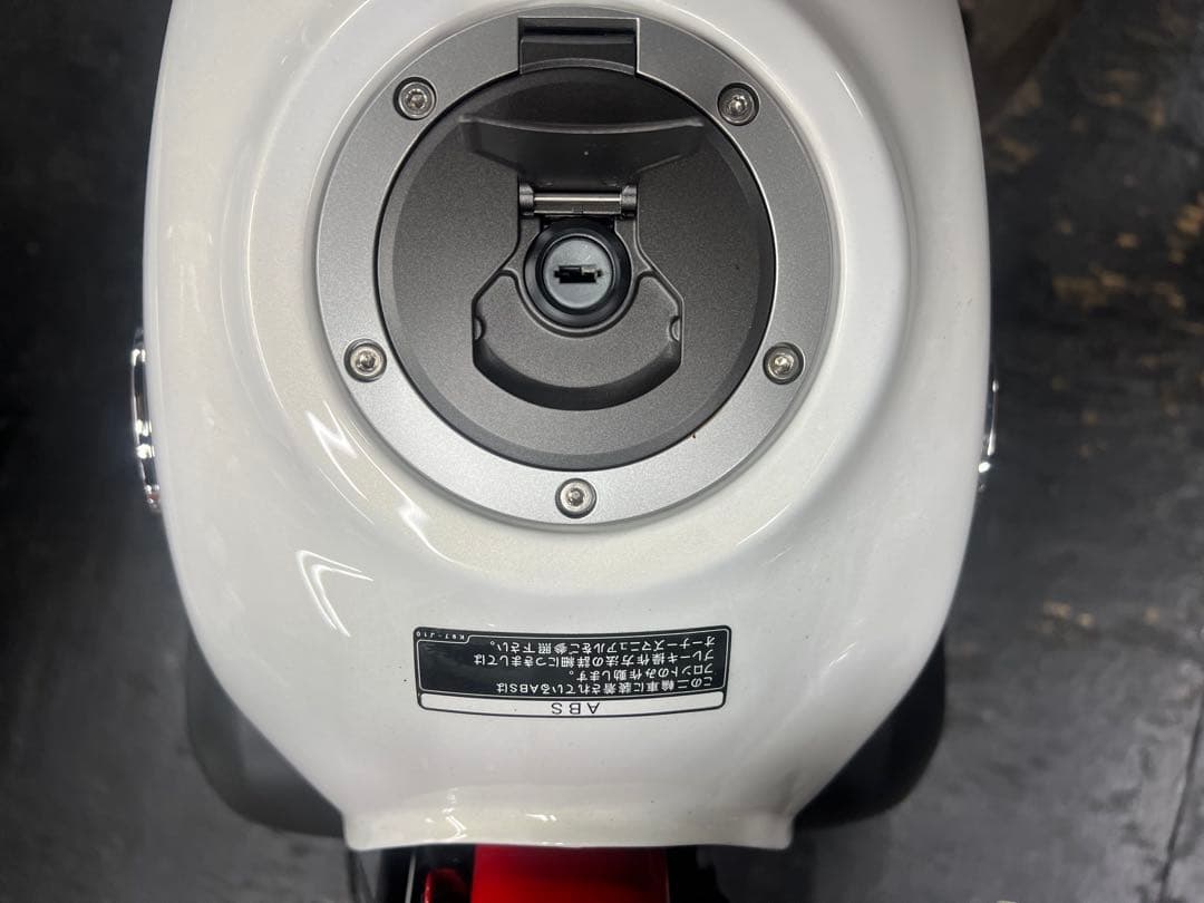 モンキー125 JB05ー**** から取り外し　新品タンク　傷なし