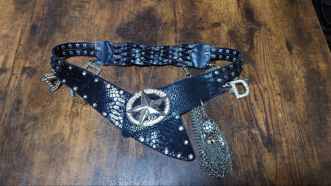 d.i.a　スタッズ付きレザーベルト