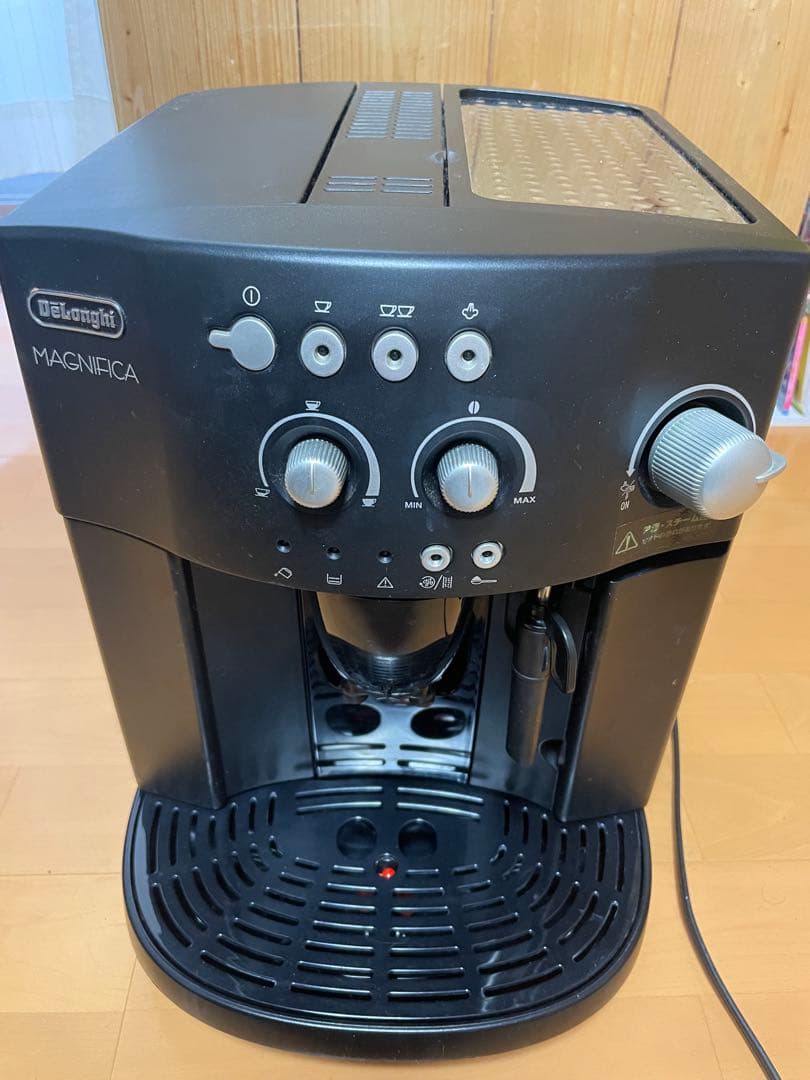 デロンギ　ESAM1000SJ MAGNIFICA 全自動コーヒーマシン