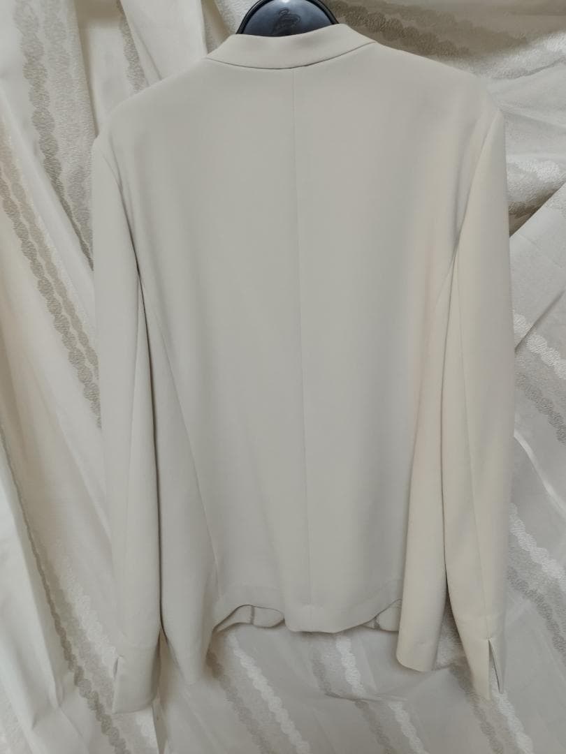 ソージュ　soeju　ノーカラージャケット