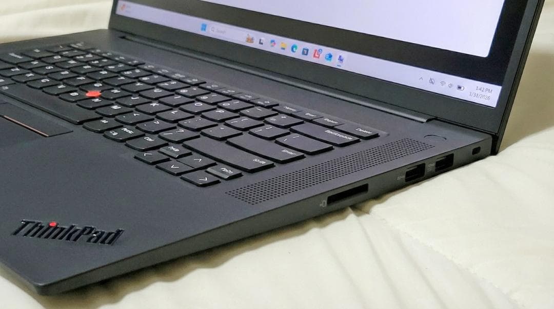 レノボ Thinkpad P1 Gen 6 + i9 + 32GB DDR5