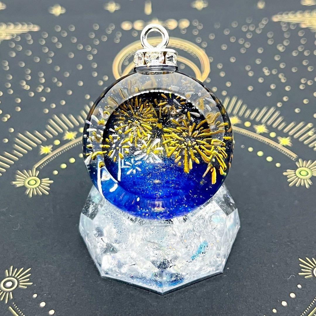 【ハンドメイド】157.水面に映る花火　25mm 【蓄光・台座付き】