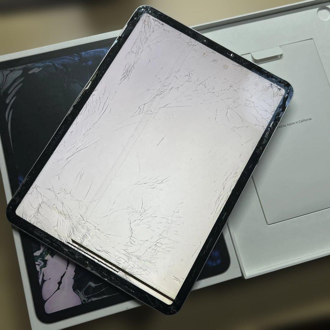 iPad Pro 11インチ　第1世代　Wi-Fi 256GB 割れあり