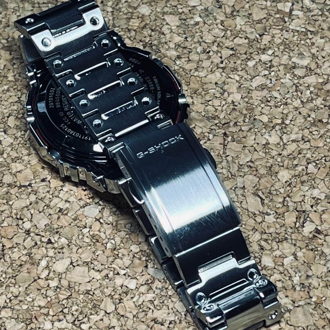 美品カシオGーSHOCK/GMWーB5000Dー1JAソーラー電波フルメタル